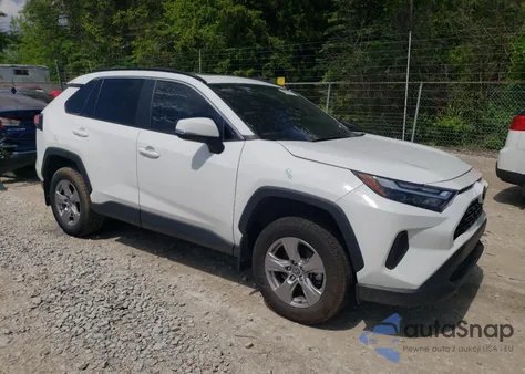 2023 Toyota Rav4 Xle z USA, uszkodzony, nr VIN 2T3W1RFV3PW263779